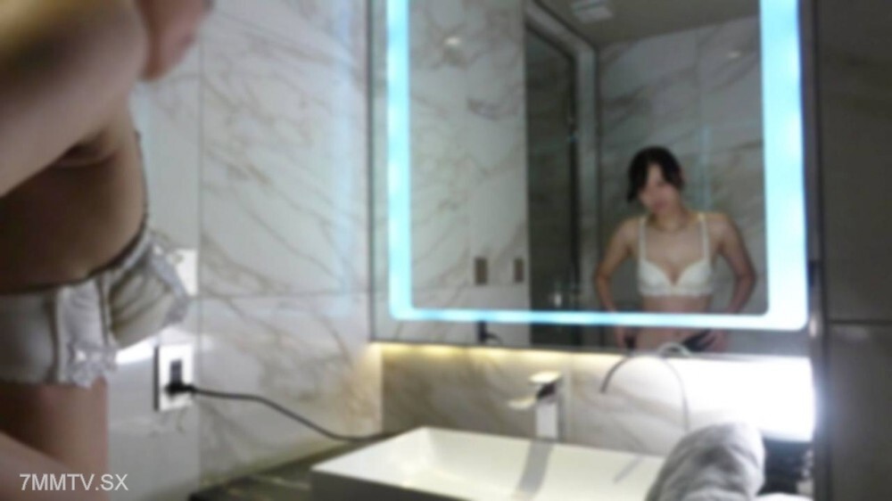 FC2-PPV-4788732 A master in the world of love and film, his personal impressions of clothing, his five-man football training, his skin is white, his b